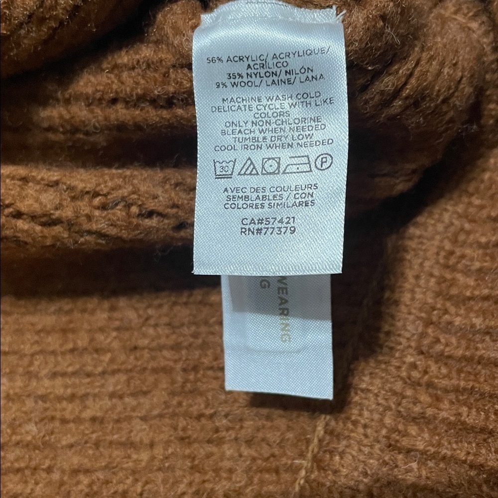 Ann Taylor Ribbed Zip Poncho Sweater Size XS/S
Wool Blend - Picture 9 of 10